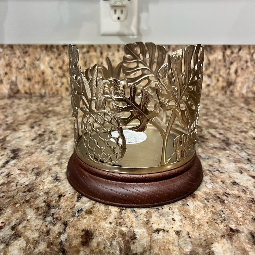 BBW Bath & Body Works Gold Pineapple Leaf Cutout Wood Base 3 Wick Candle Holder